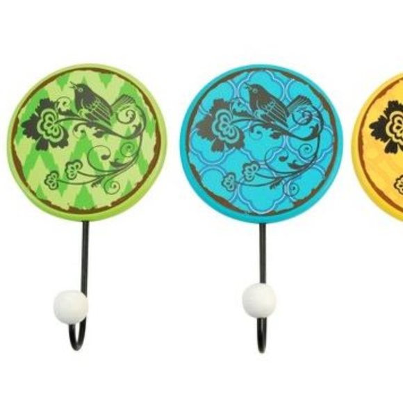 NWT Baked-on Painted Round Wood Bird/Metal Hooks - Set of 3 Green-Blue-Yellow - Picture 2 of 3